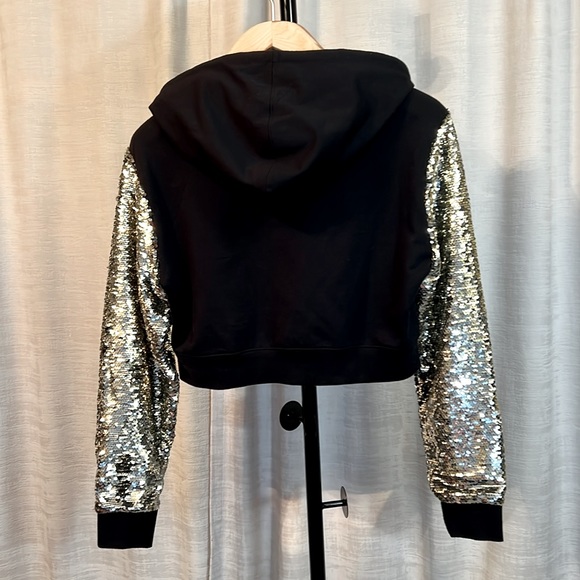 Guess Los Angelos Size L EUC Black Crop Hood Sweatshirt Sequined Sleeves (0213) - Picture 3 of 12